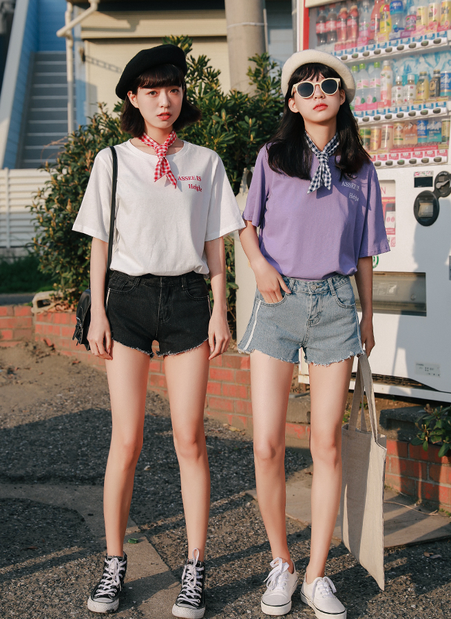 夏天+矮個子+T恤+短褲，高腰的穿法超顯高顯瘦哦