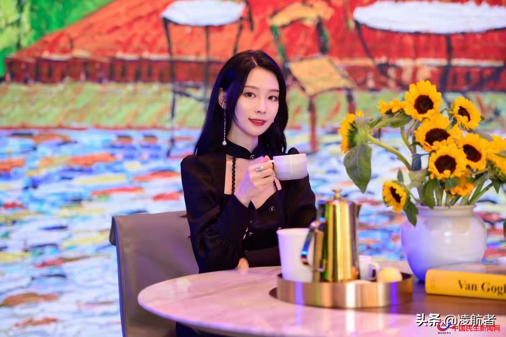 青島大嫚：國內(nèi)知名博主舒芙蕾蕾，身高168CM，體重45KG