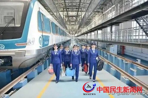 青島地鐵：投資3000億，利息和運營補貼或?qū)⒊蔀槭胸斦某林刎摀? class=